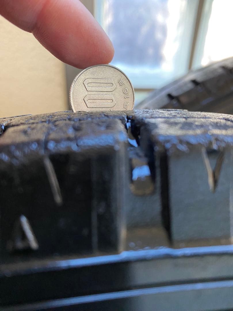 2023年製 ハイエース　スタッドレスタイヤ　ブリヂストン