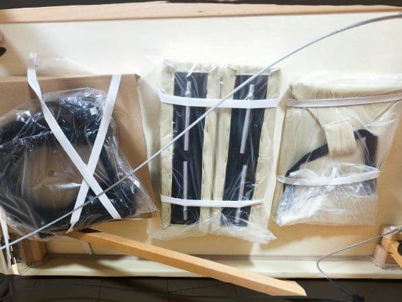 Stellaプロ用マッサージベッド 折りたたみ式 ホワイト 未使用品 ケース付き