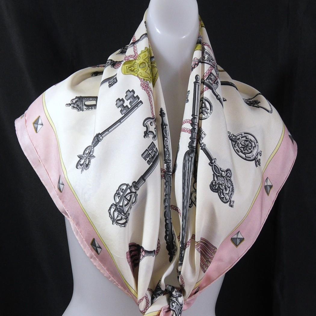 美品　HERMES エルメス　大判スカーフ　カレ90　 D553