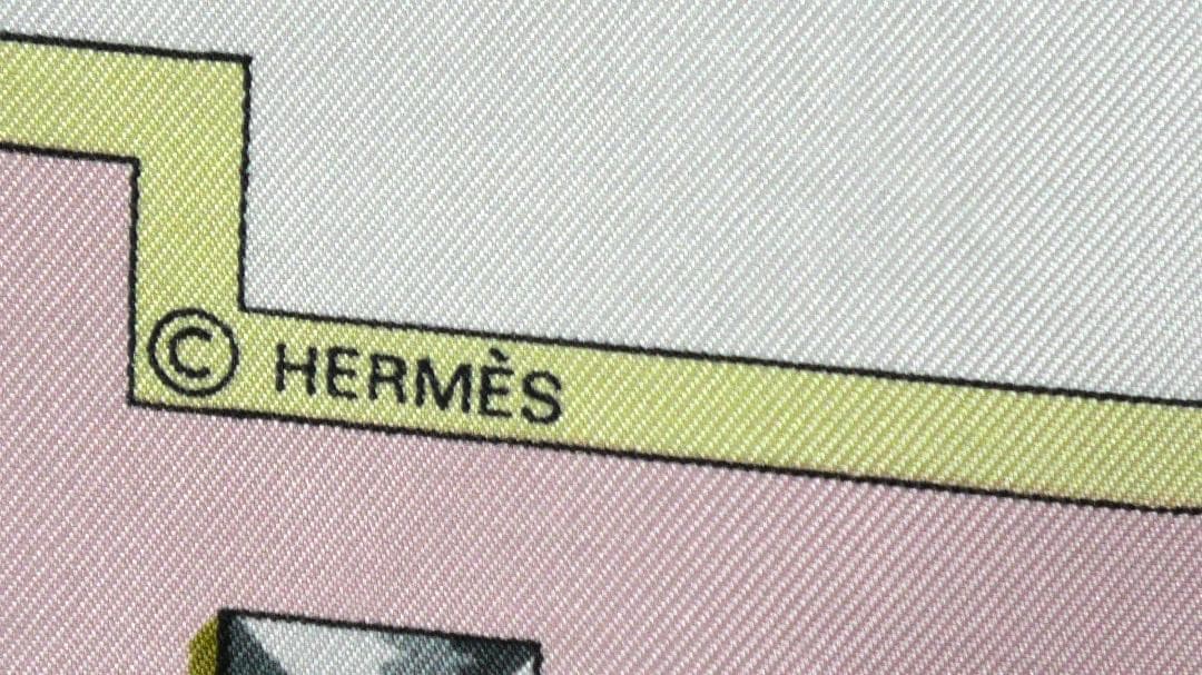 美品　HERMES エルメス　大判スカーフ　カレ90　 D553
