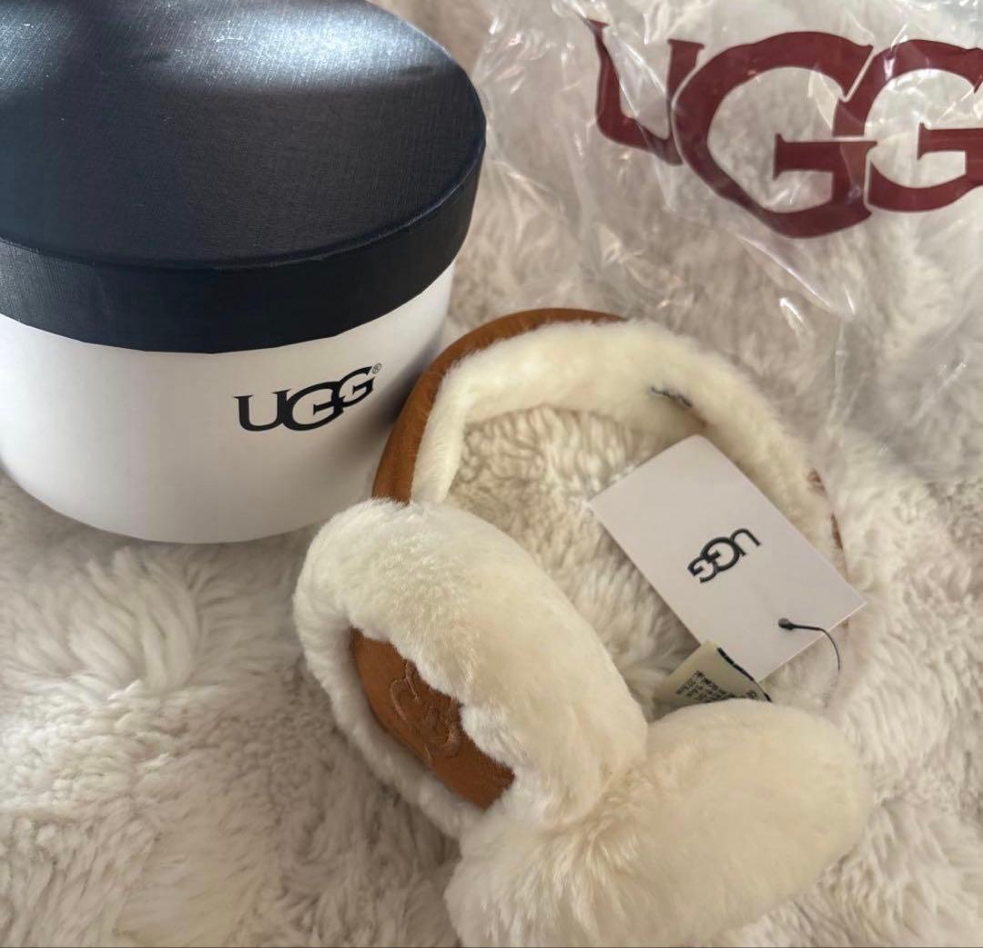 U*i様 新品✨️UGG フェイクファー 耳あて ホワイト