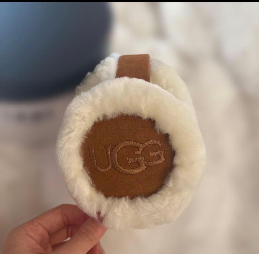 U*i様 新品✨️UGG フェイクファー 耳あて ホワイト