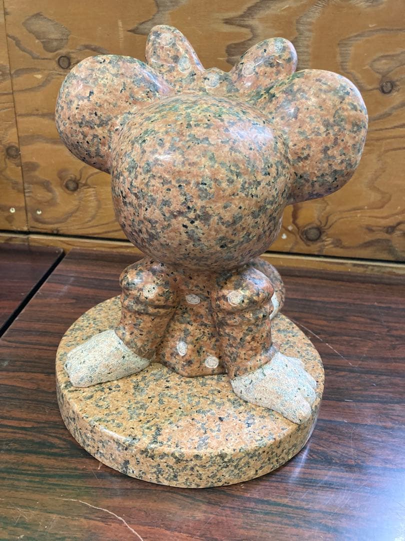 石像　ディズニー　ミニーマウス　御影石　オブジェ　置物　ミニーちゃん　ミッキー