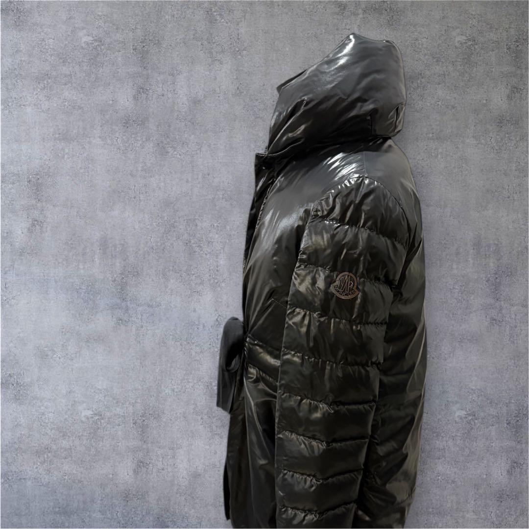 モンクレール ブラック フード付きダウンジャケット