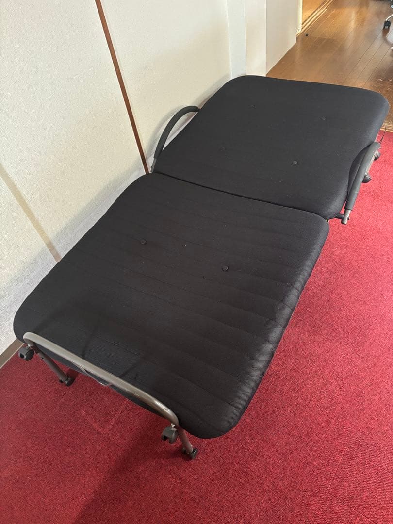 (引き取りの方歓迎　奈良市)折りたたみベッド　簡易ベッド　黒　一人暮らし