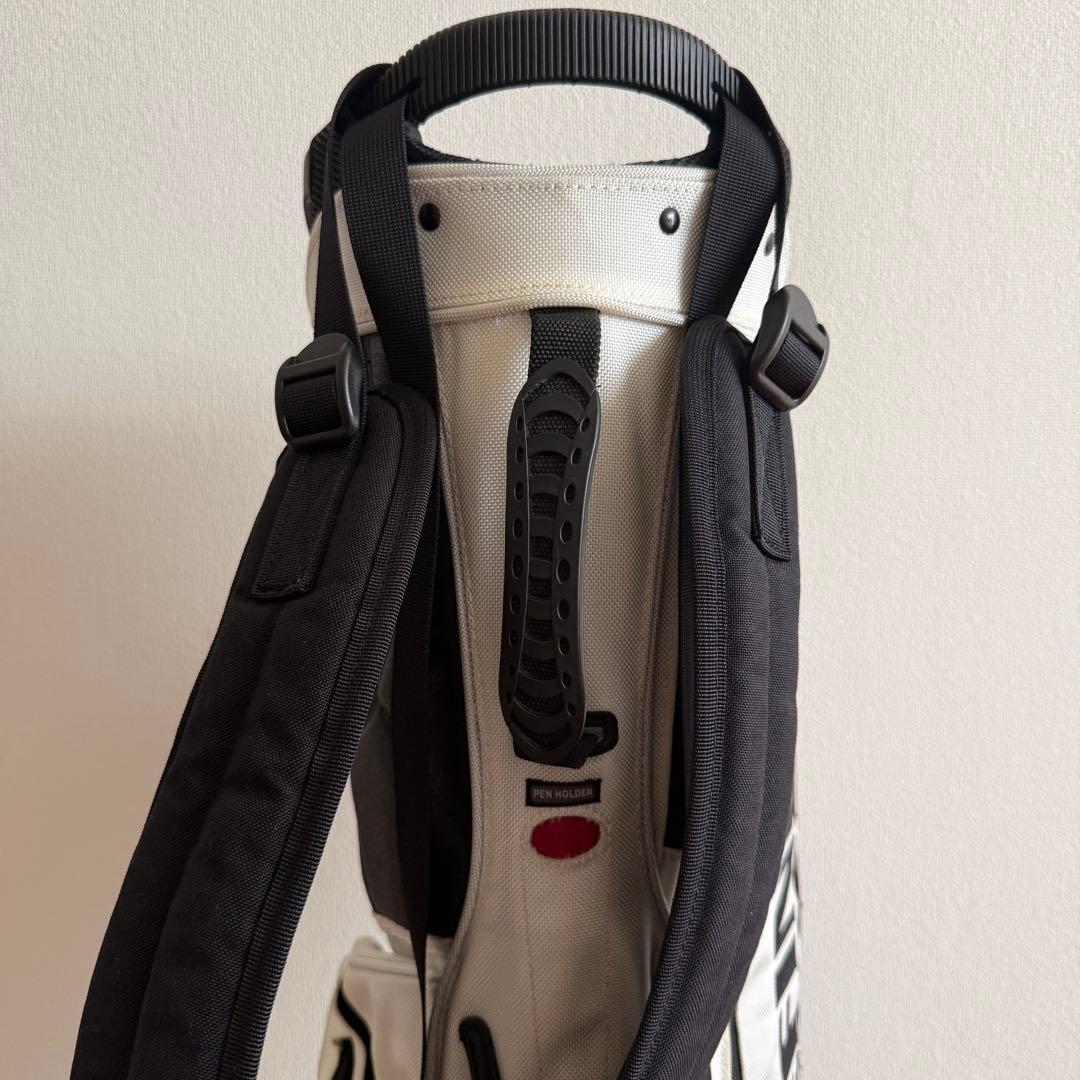 ビームスコラボ　ブリーフィング　キャディバッグ　軽量　白　黒　スタンド式　ゴルフ