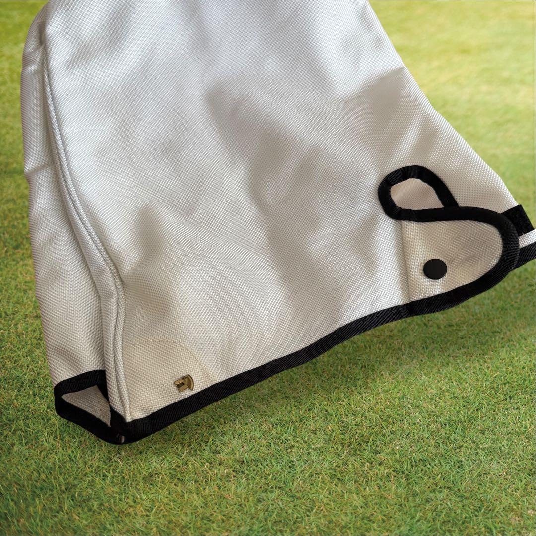 ビームスコラボ　ブリーフィング　キャディバッグ　軽量　白　黒　スタンド式　ゴルフ