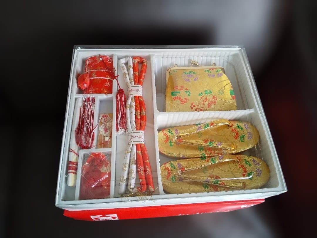 朱赤蝶柄着物　小物付きフルセット　正絹　7歳