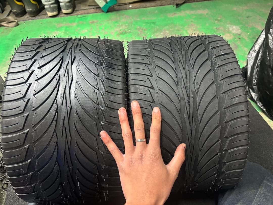 HUAJIAN製の235/30-12 タイヤホイール