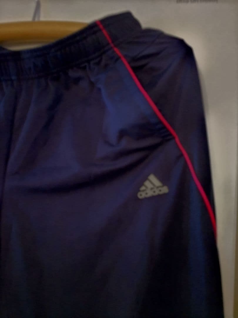 新品！アディダス〜レディースＵＶトレーニングウエア3点セット！