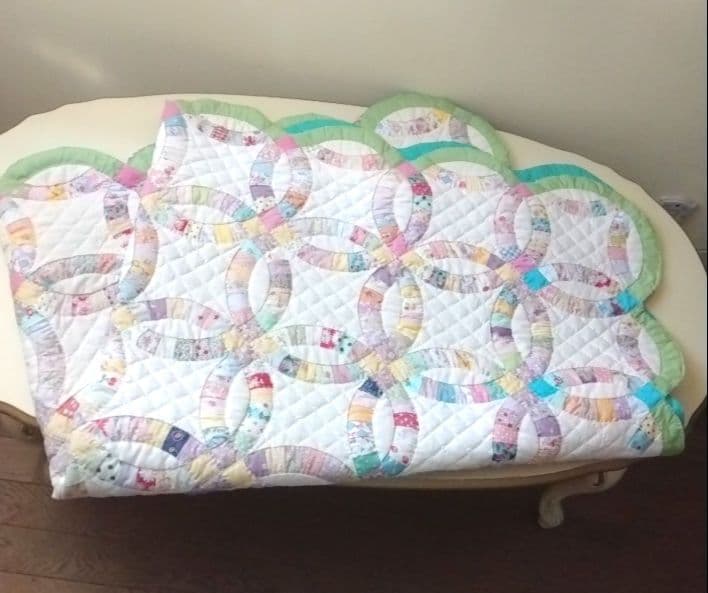 パッチワーク　ダブルウェディングリング　ハンドメイド　マルチカバー