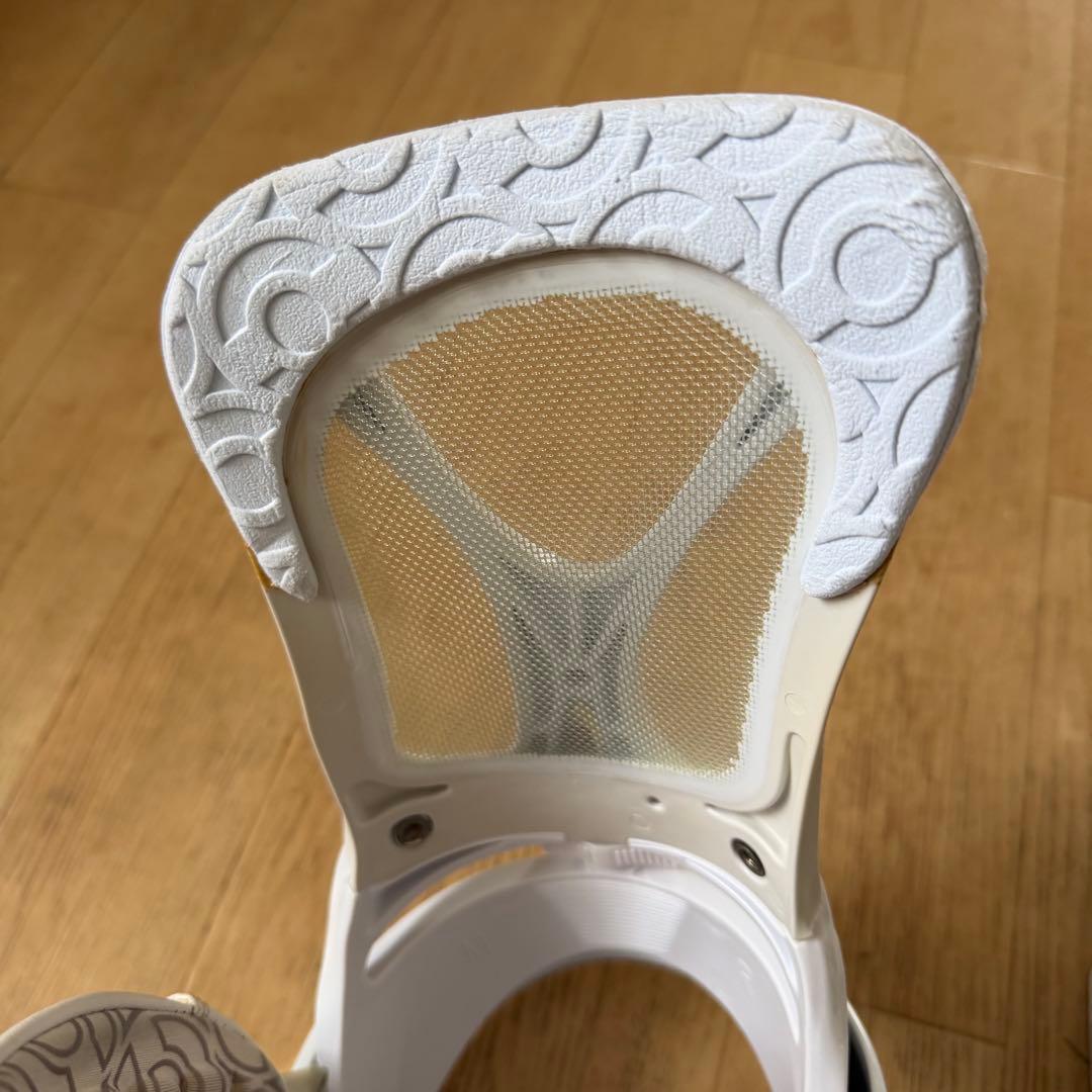 良品！ BURTON バートン CO2 EST Mサイズ ICS M5 タイプ