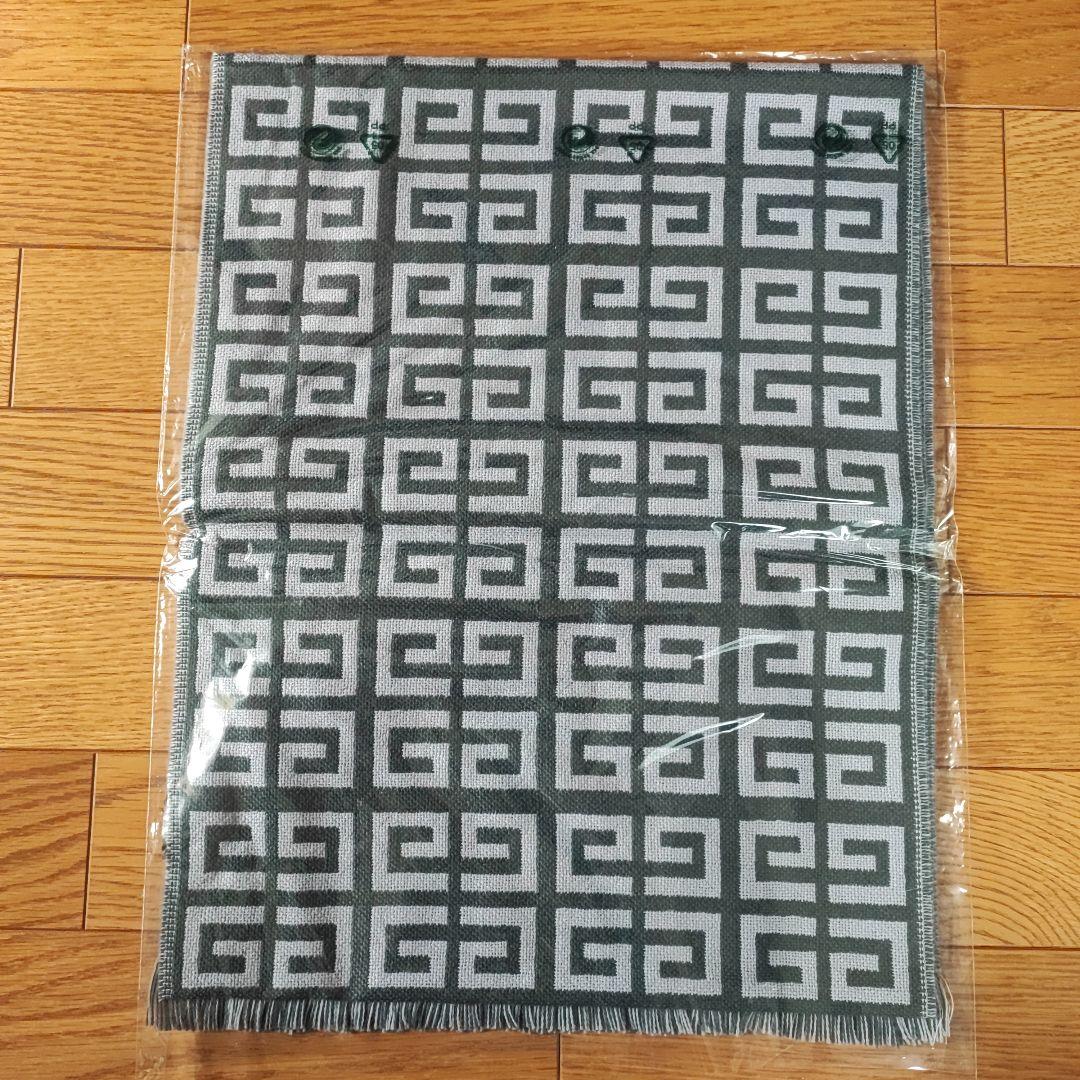 GIVENCHY 幾何学模様 マフラー 100%ウール　グレー