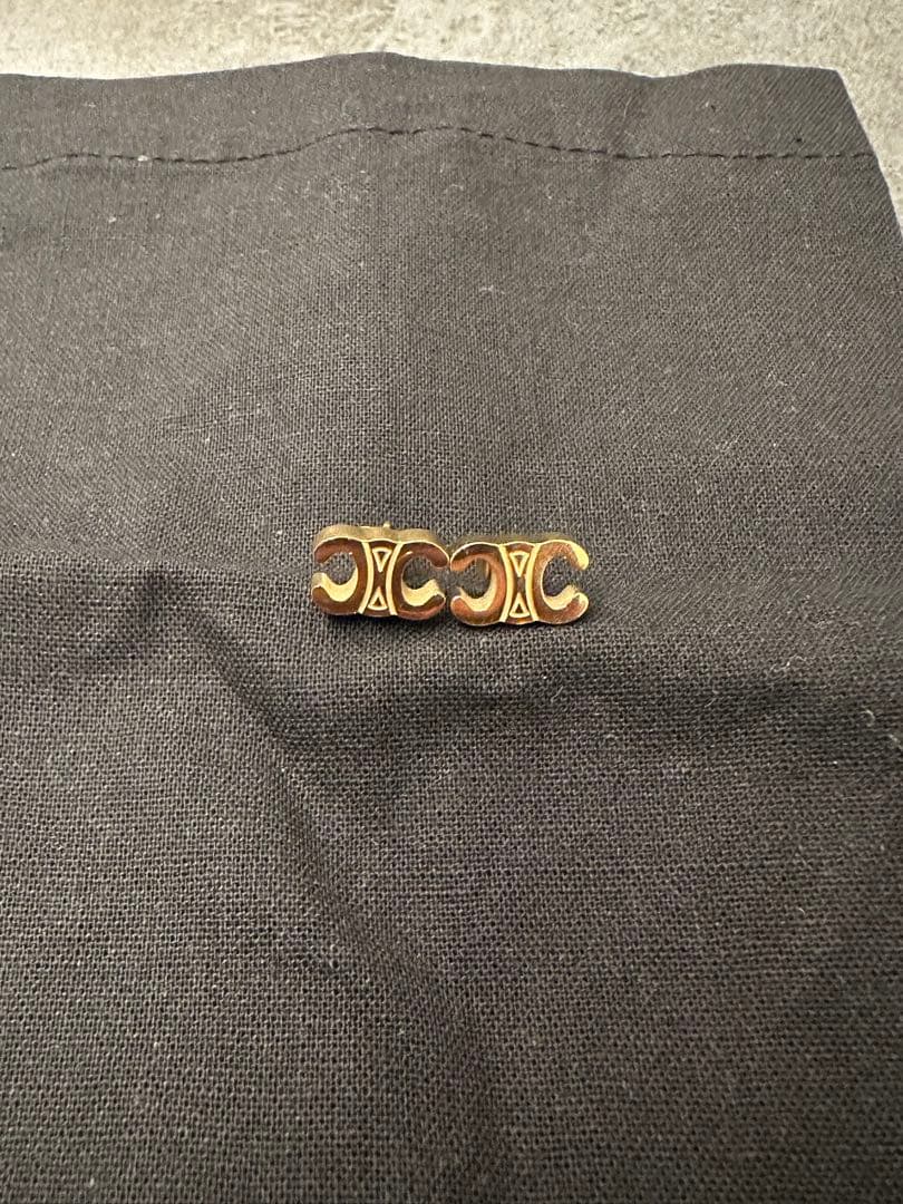 CELINE トリオンフスタッズピアス