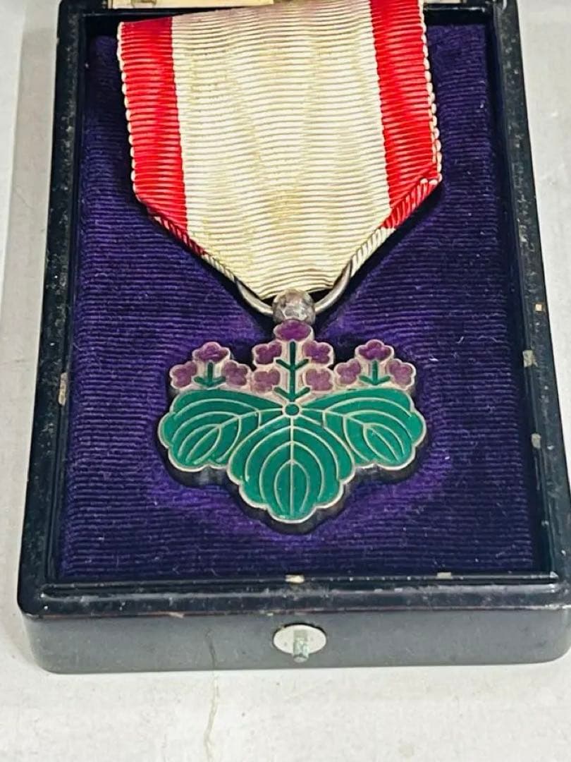 E722 勲章 勲七等青色桐葉章 共箱付き 旧日本軍