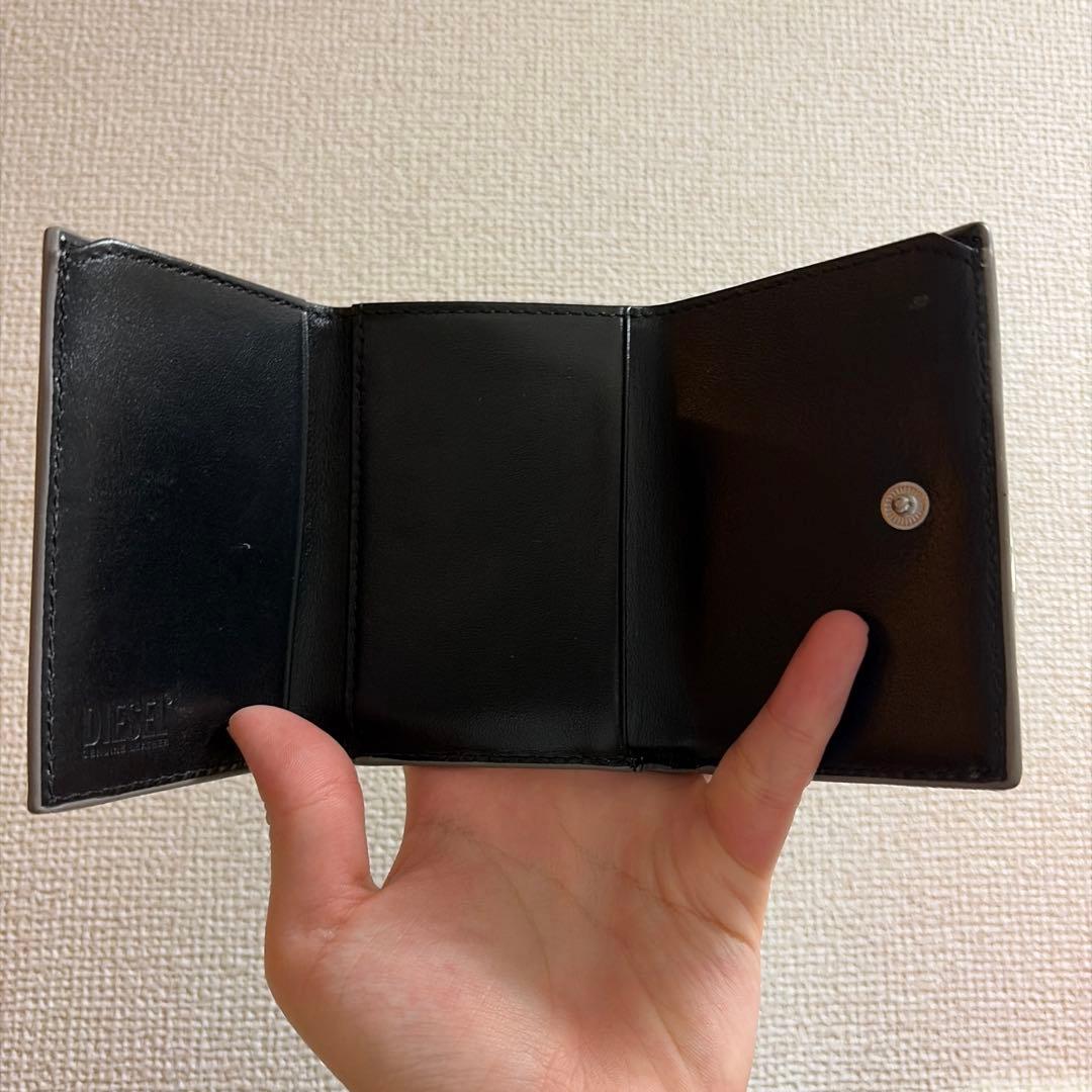 DIESELシルバー2つ折り財布箱付き