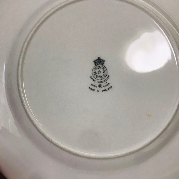 ロイヤルウースター　ピンクの薔薇　グリーンと金彩