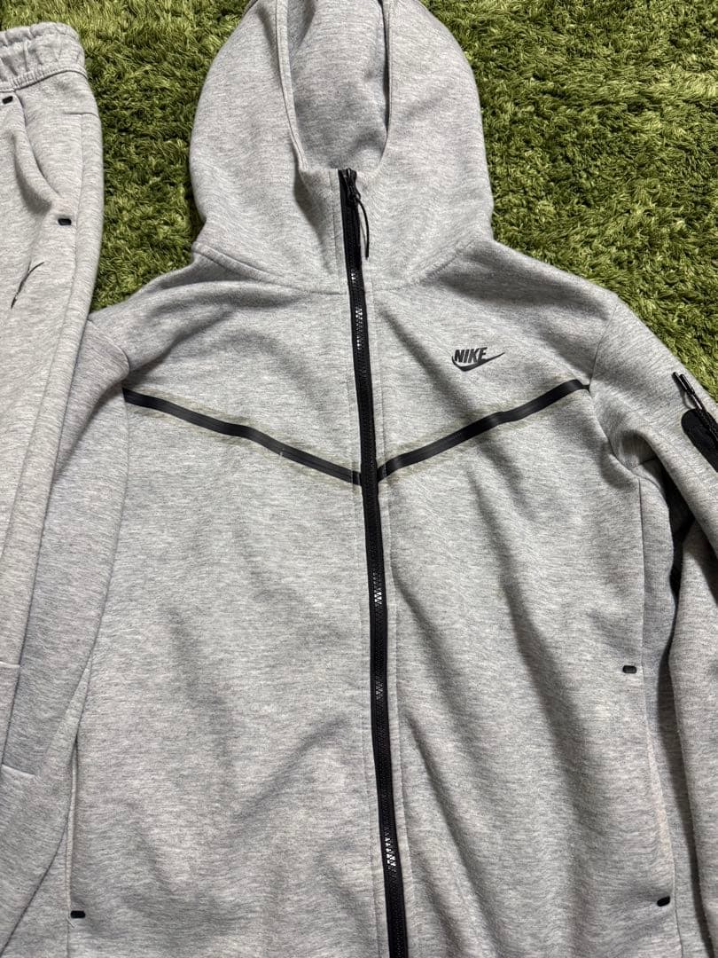 Nike テックフリース廃盤