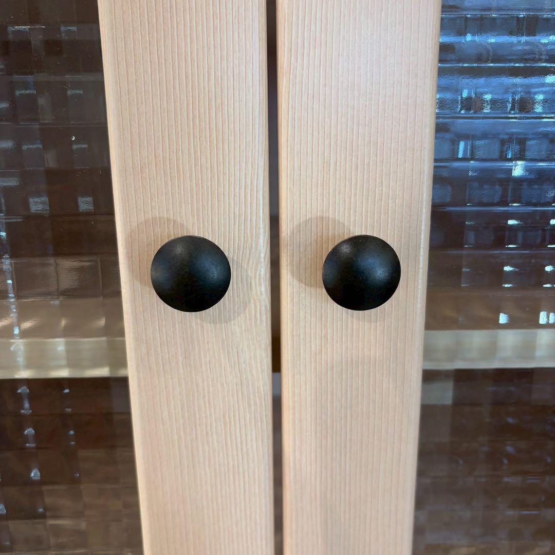 食器棚　白　上の扉磁石ないです。