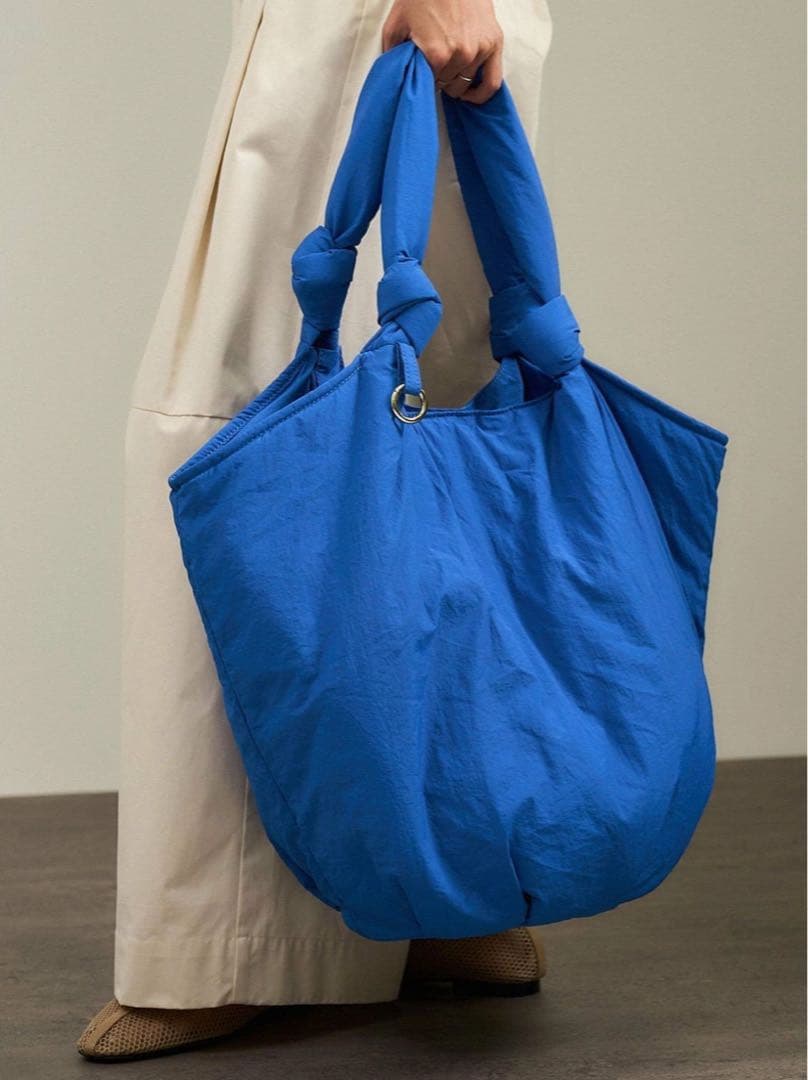 極美品！SALON adam et rope パフナイロントートバッグ　ブルー
