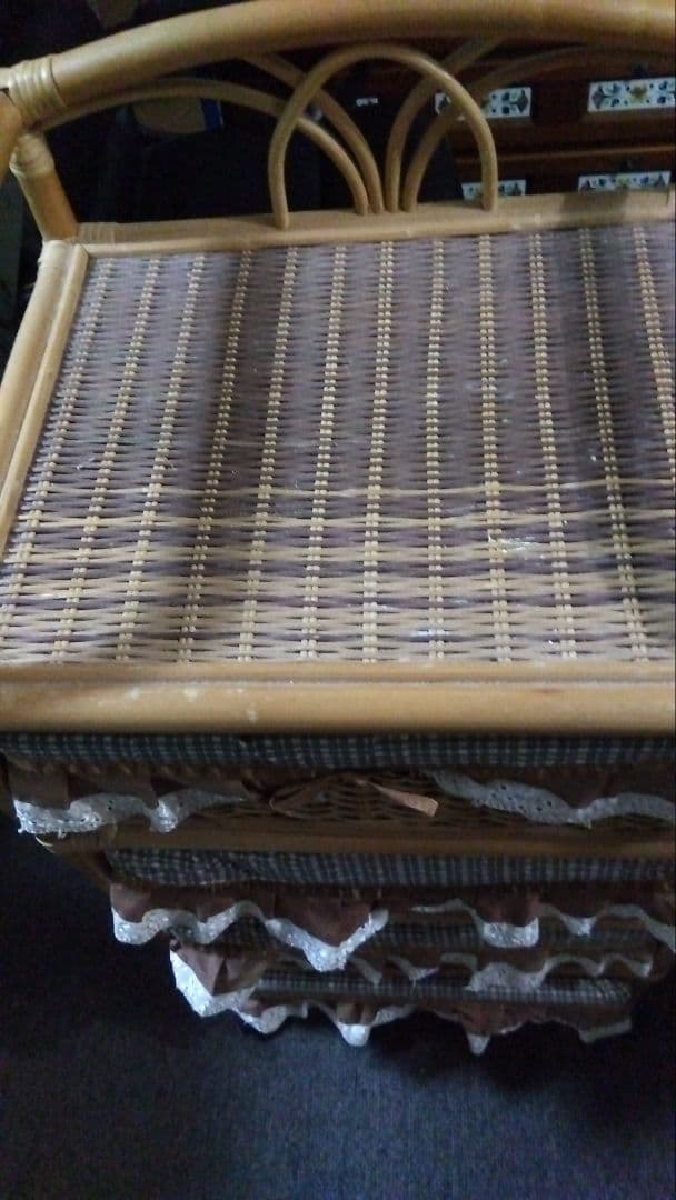 ラタンのチェストコロコロとカバー付き