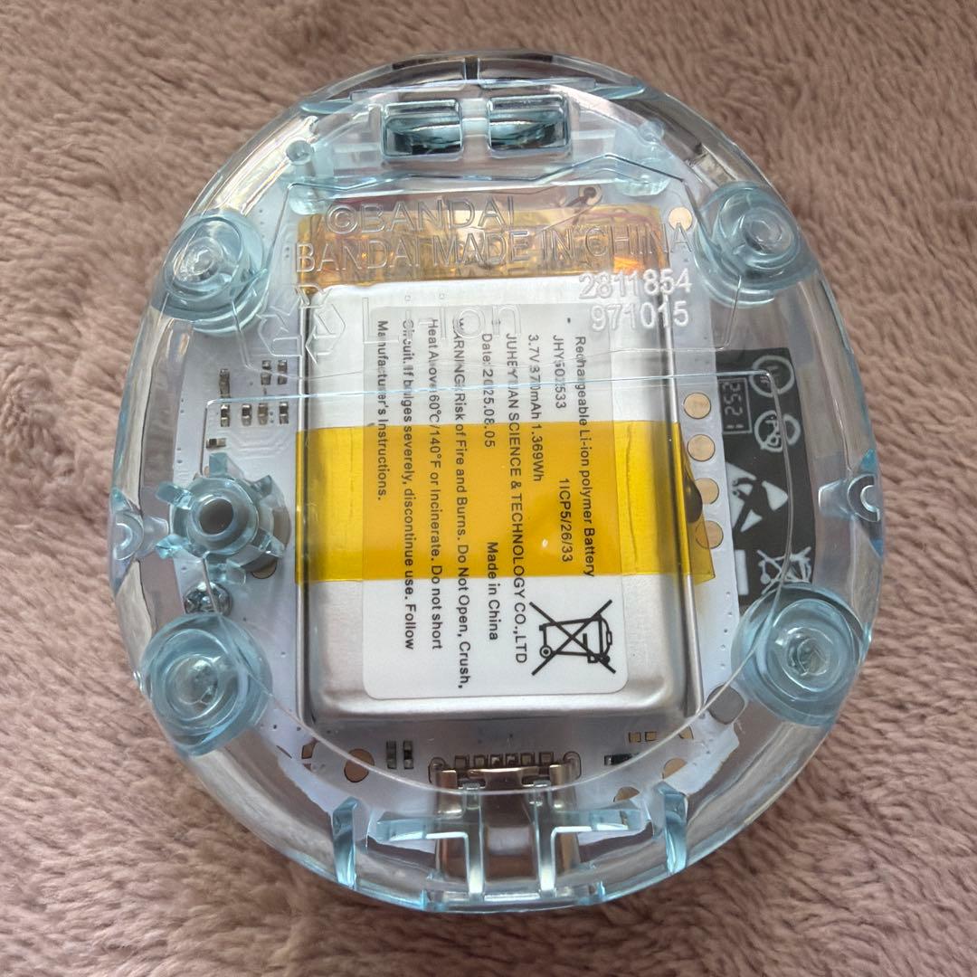 Tamagotchi Uni Prism White たまごっちユニ ホワイト