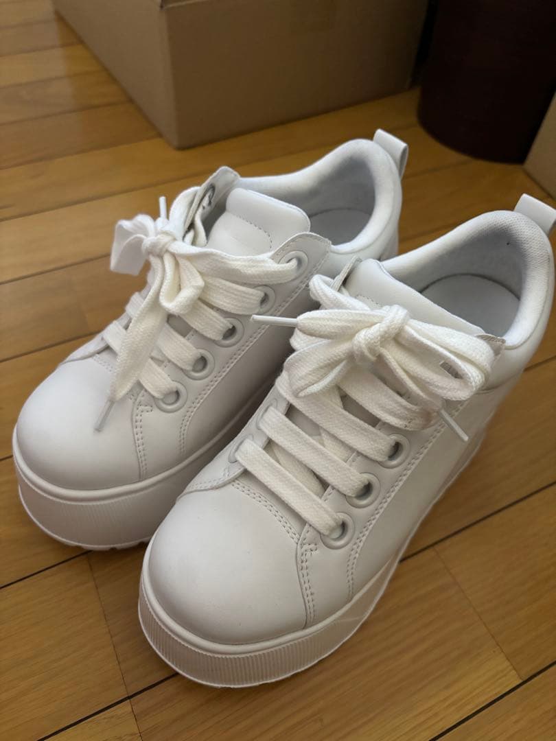 鈴木亜美さん　厚底スニーカー　Sサイズ　箱付き