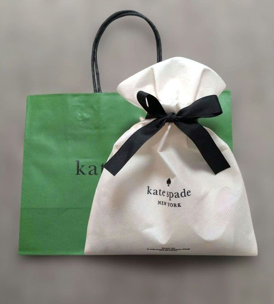 ケイトスペード HelloKitty＆Friends 二つ折り財布ショッパー付き