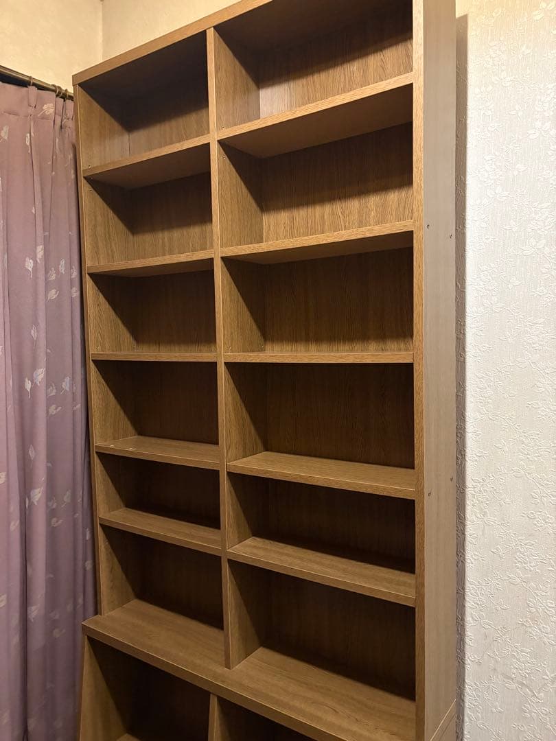 大型本棚の上の部分