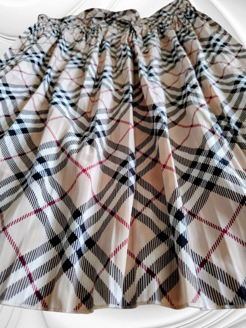 BURBERRY プリーツフレアスカート 36 [M] 山陽商会