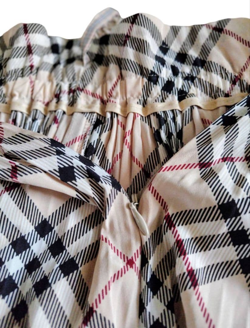 BURBERRY プリーツフレアスカート 36 [M] 山陽商会