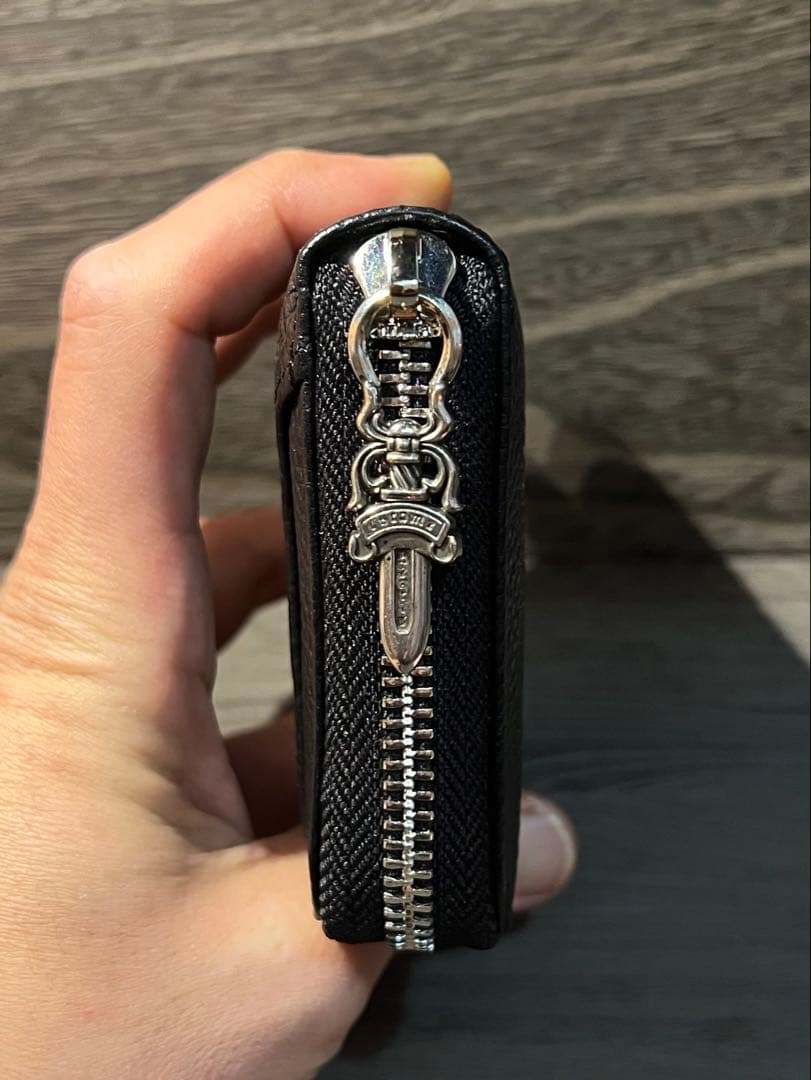 はる｜④本革二つ折り財布｜ラウンドファスナーダガー ｜純銀ロゴ