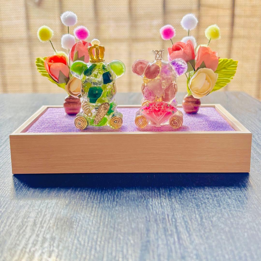 【白蛇抜け殻入り】オルゴナイトおひなさま＊雛人形＊台座／おまけ付き