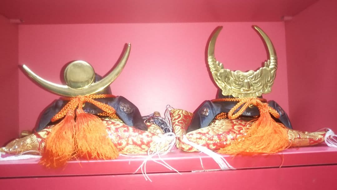 上杉謙信と武田信玄の兜の置物