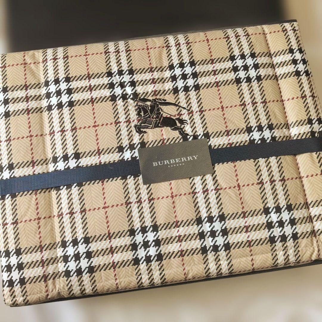 【新品】BURBERRY ノバチェック羽毛肌掛け布団　ベージュ