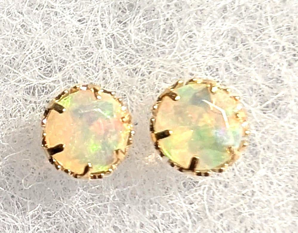 K18YGエチオピアンオパールピアス 新品未使用品