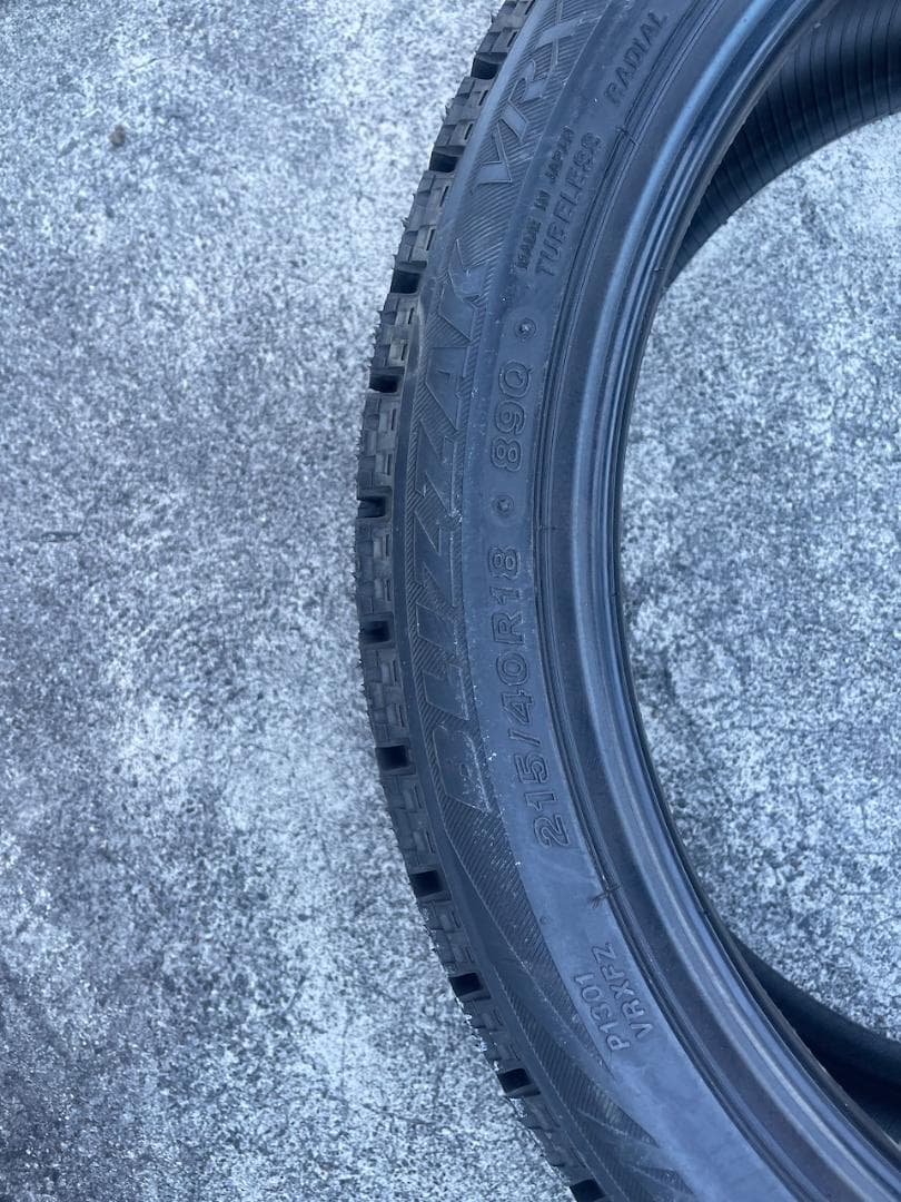 ①２本セットスタッドレス 215/40R18 BLIZAK VRX 未使用品