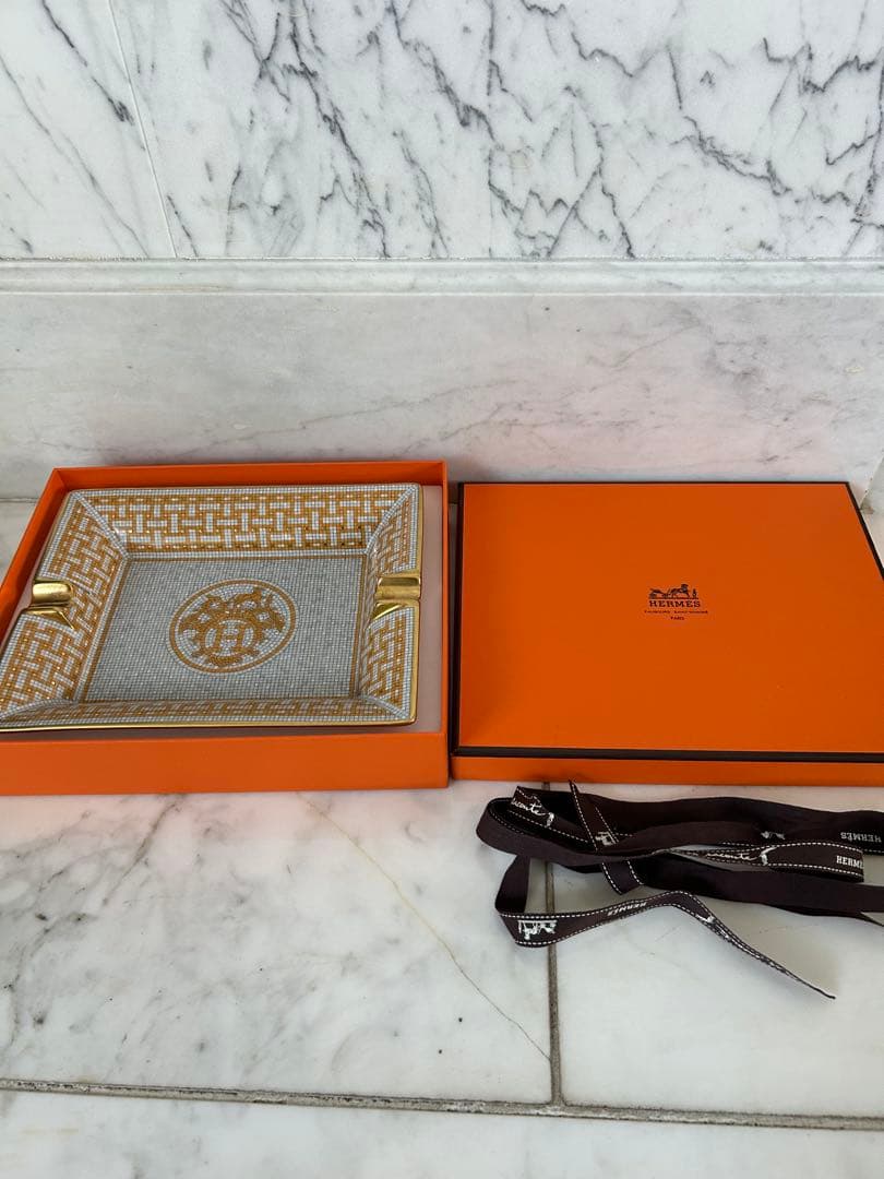 エルメス　モザイクトレイ模様 陶器製灰皿 箱リボン付きヴァンキャトル