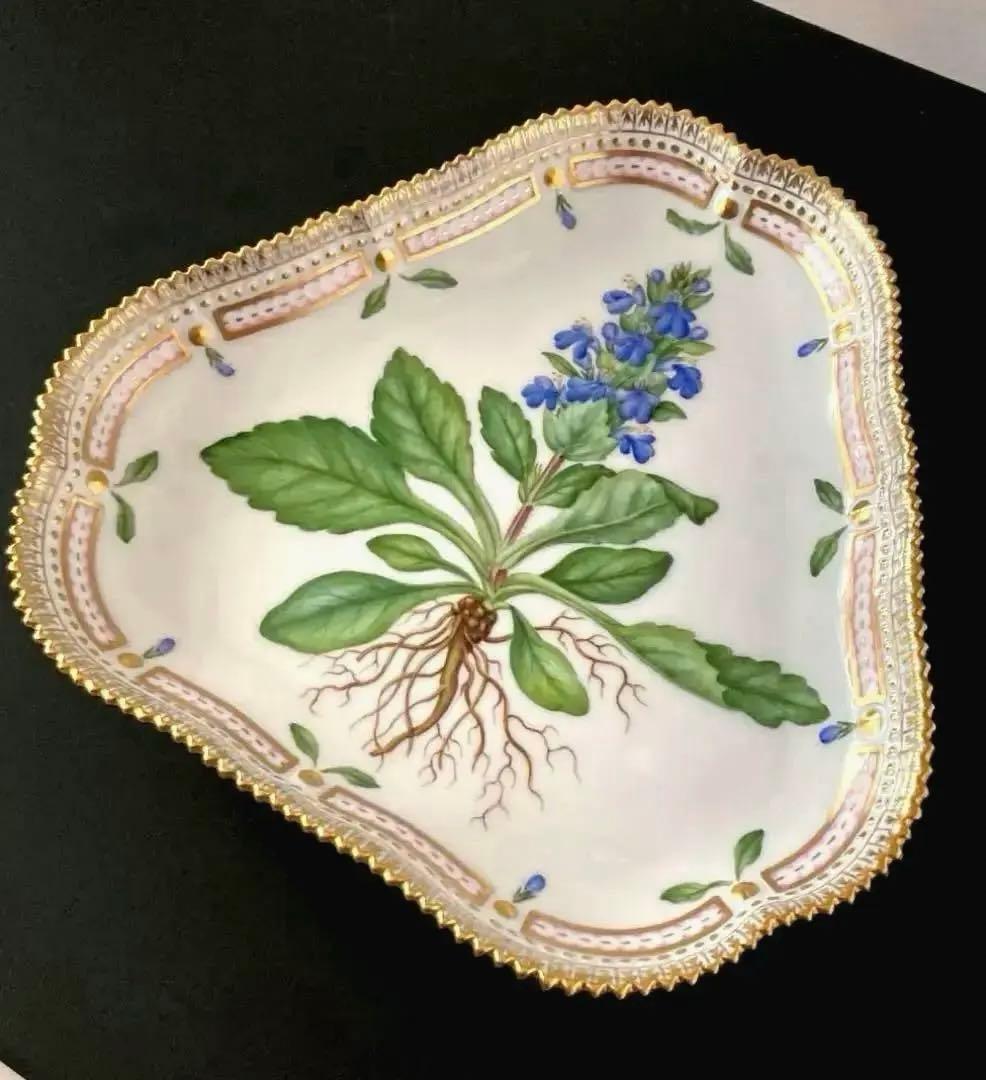 専用/ロイヤルコペンハーゲン　フローラダニカ　三角プレート