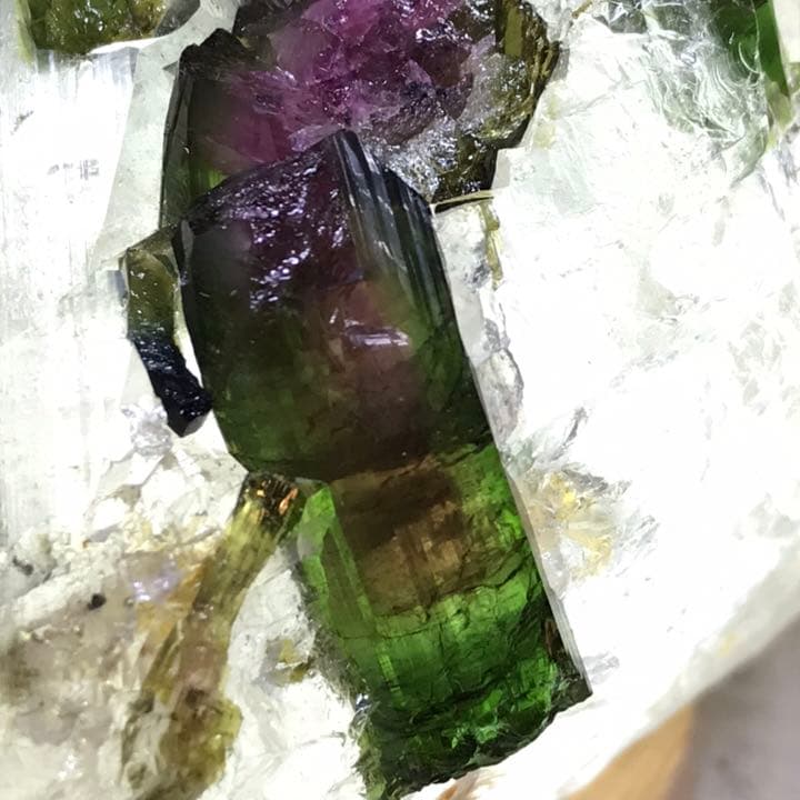 ウォーターメロントルマリン 水晶原石