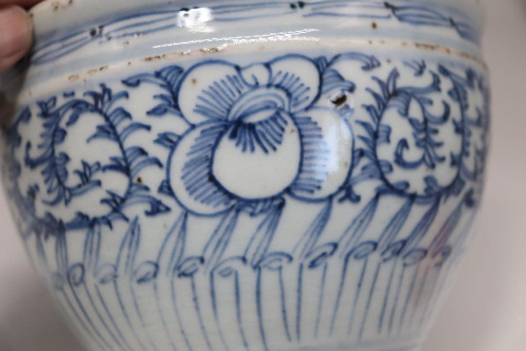 中国　清時代　青華纏枝蓮紋巻缸　木箱入　送料込み0817