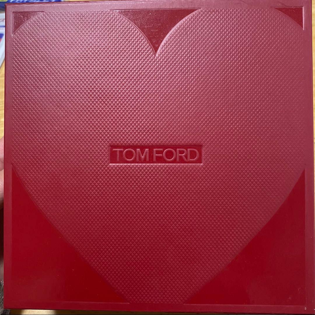 TOM FORD ハート型ギフトボックス