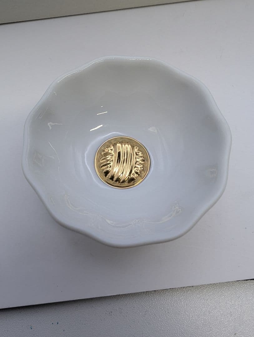 金箔装飾の磁器皿十二支描かれてる小皿