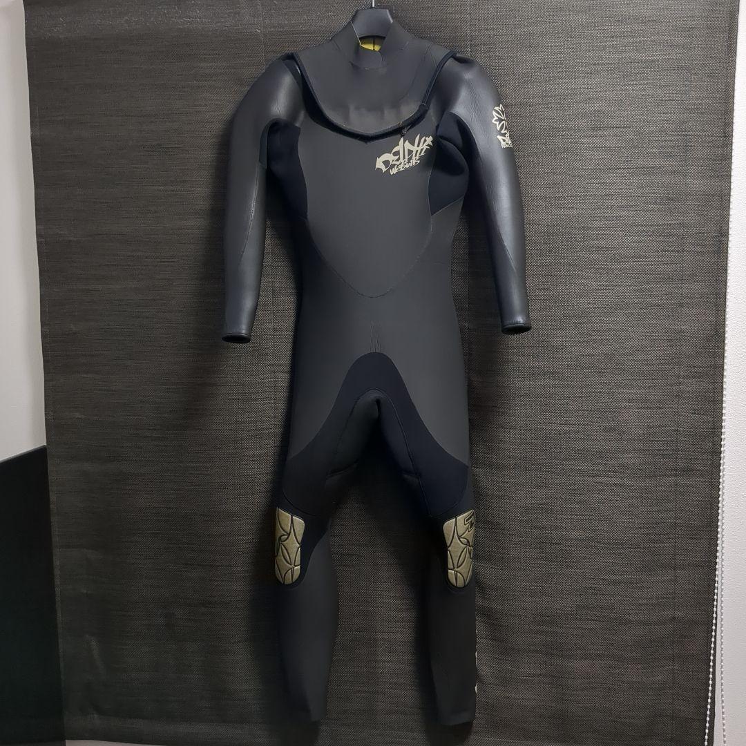セミドライ　ウェットスーツ delphi