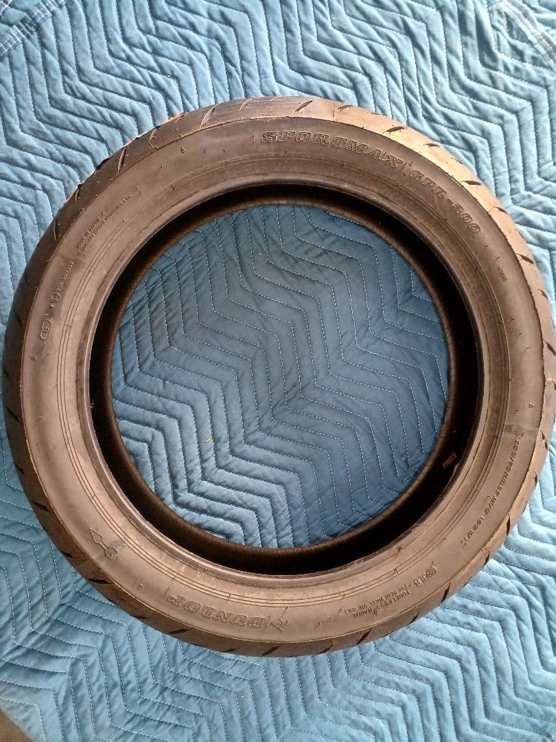 パーツ DUNLOP GPR300 110/70ZR17 150/70ZR17