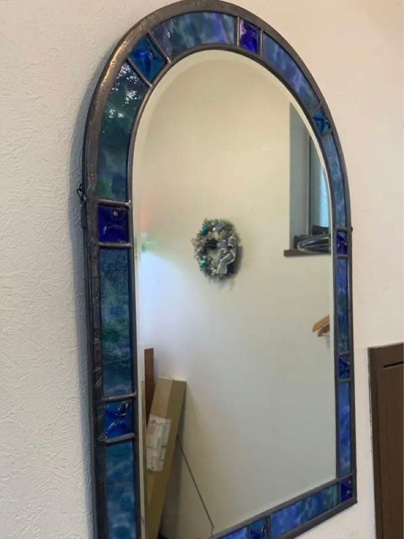 壁掛け鏡　5mm厚の面取り鏡に10個のカットジュエル　ステンドグラス