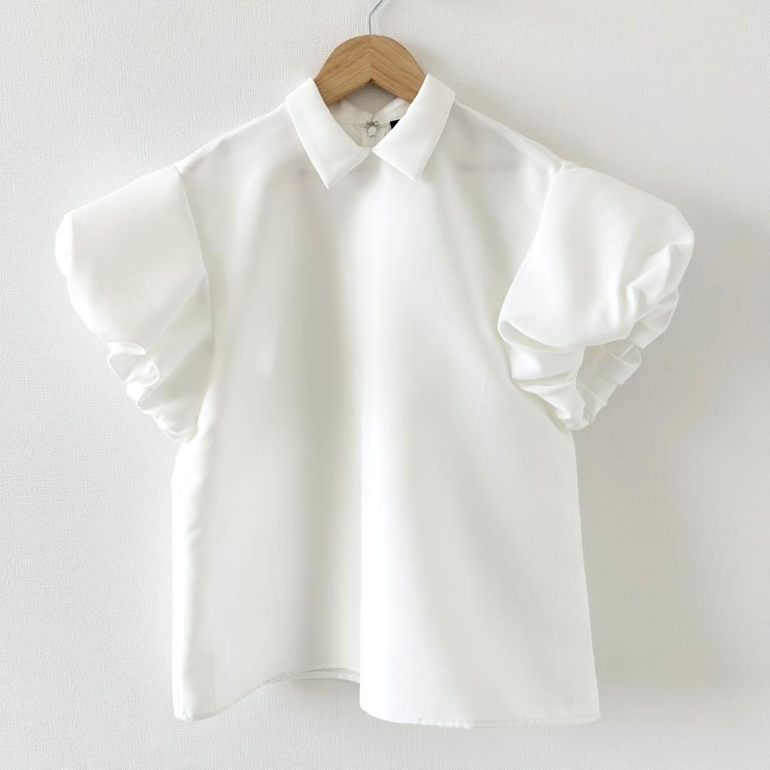 2024SS✨ヨーコチャン　ボリュームスリーブポイントカラーブラウス　ホワイト