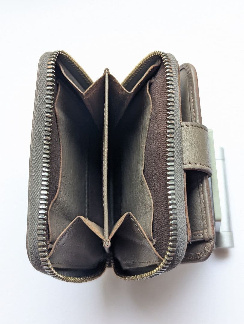 イルビゾンテ ラウンドジップウォレット トルトラグレー 男女兼用