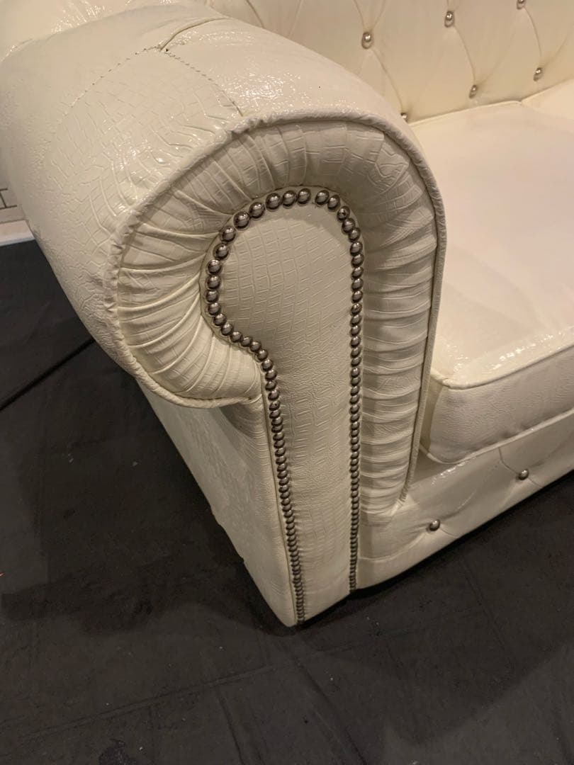 神奈川東京圏送料設置無料／チェスターフィールドラブソファ 2人掛け 幅180cm