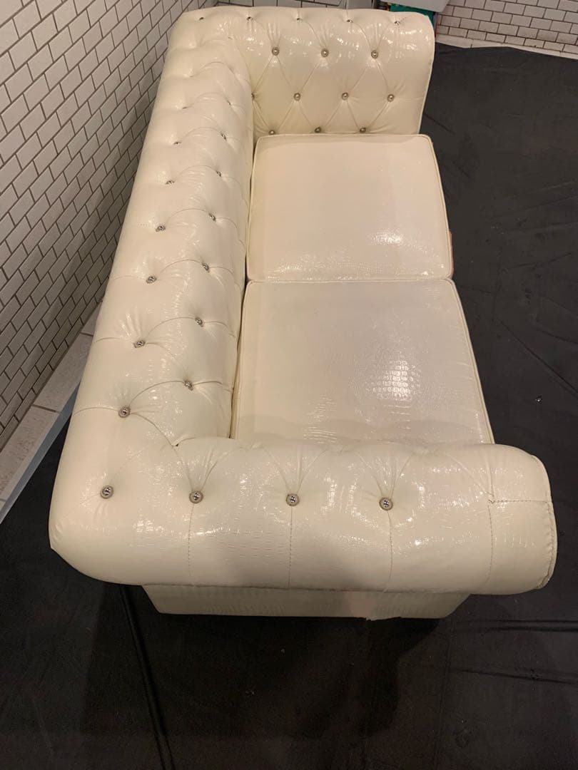 神奈川東京圏送料設置無料／チェスターフィールドラブソファ 2人掛け 幅180cm